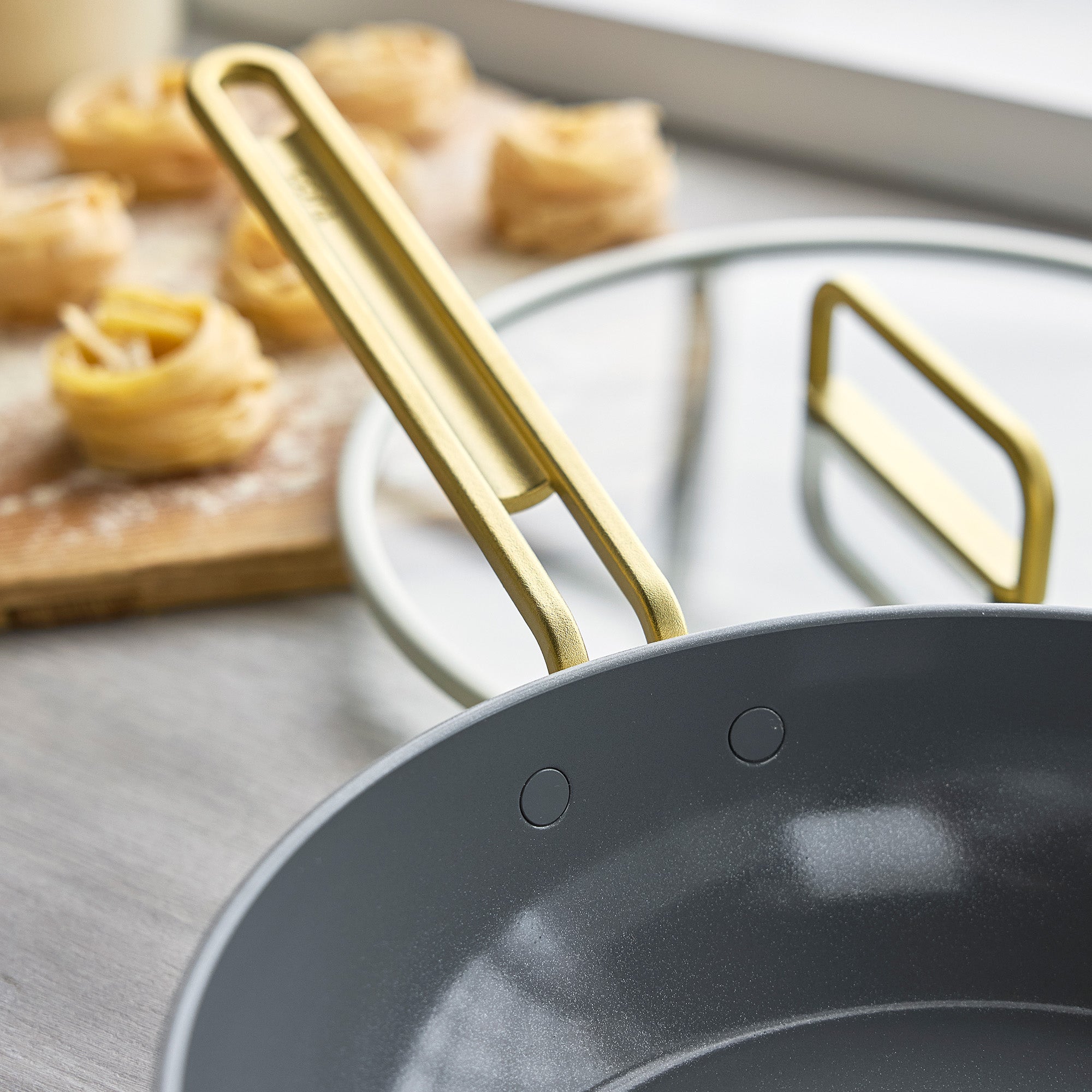 Stanley Tucci™ Ceramic Nonstick 4.5-Quart Stanley Pan Jr. | Carrara White - Image 6