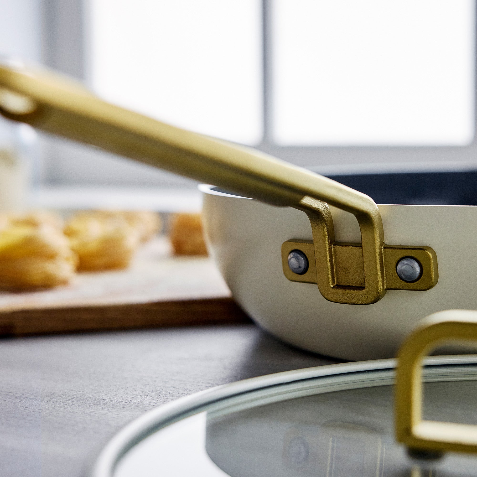 Stanley Tucci™ Ceramic Nonstick 4.5-Quart Stanley Pan Jr. | Carrara White - Image 8