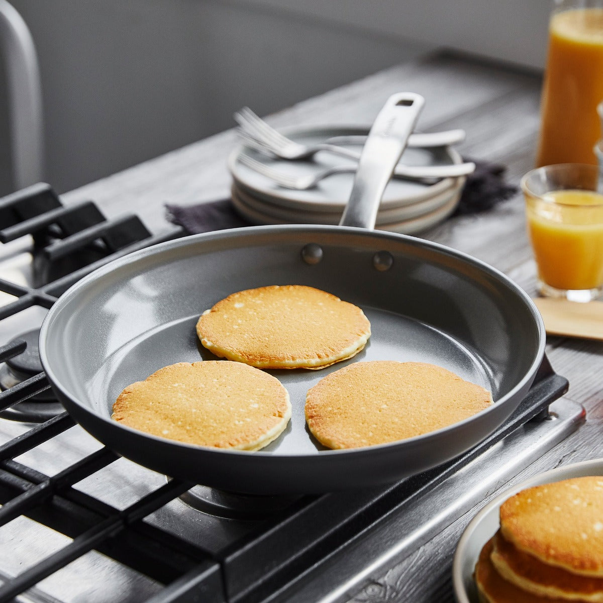 Chatham Ceramic Nonstick 8 and 10 Frypan Set - Image 6