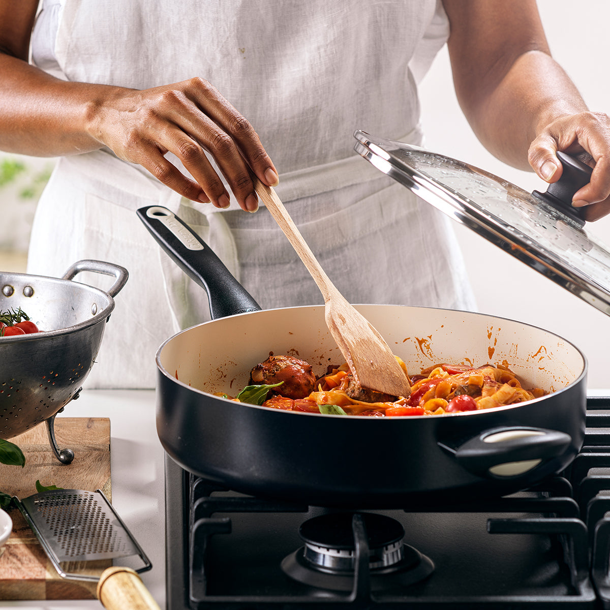 Rio Ceramic Nonstick 5-Quart Sauté Pan with Lid | Black - Image 3