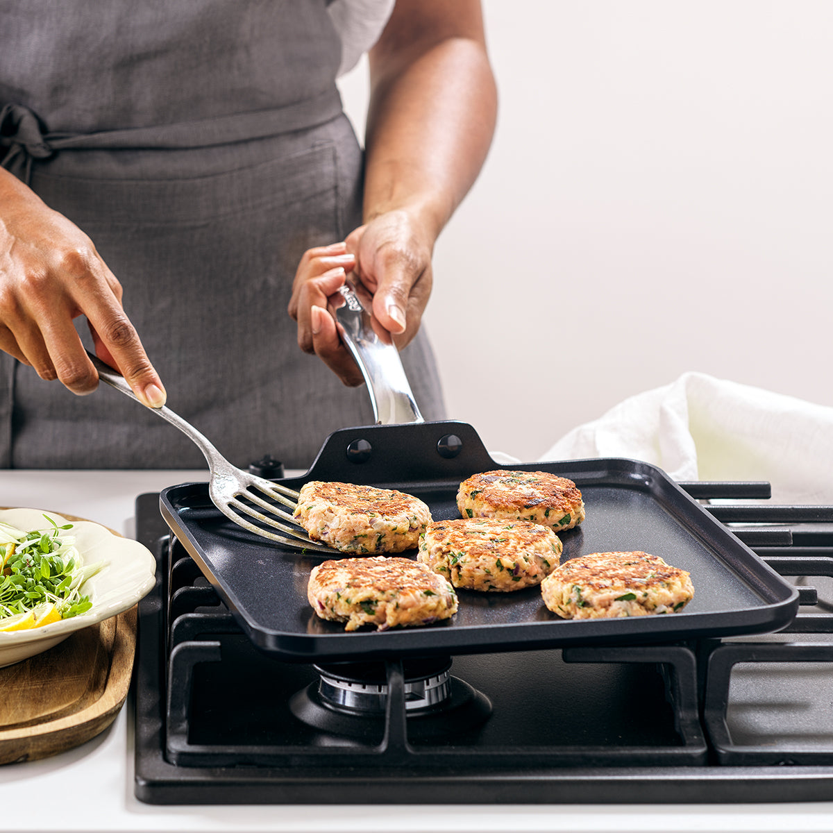 Chatham Black Ceramic Nonstick 11 Square Griddle - Image 4