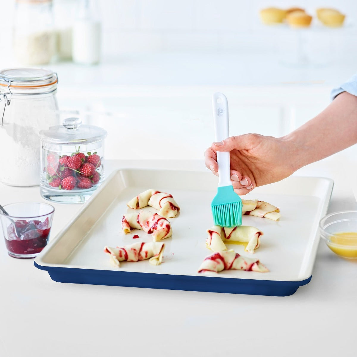 GreenLife Ceramic Nonstick 18 x 13 Cookie Sheet | Navy - Image 4