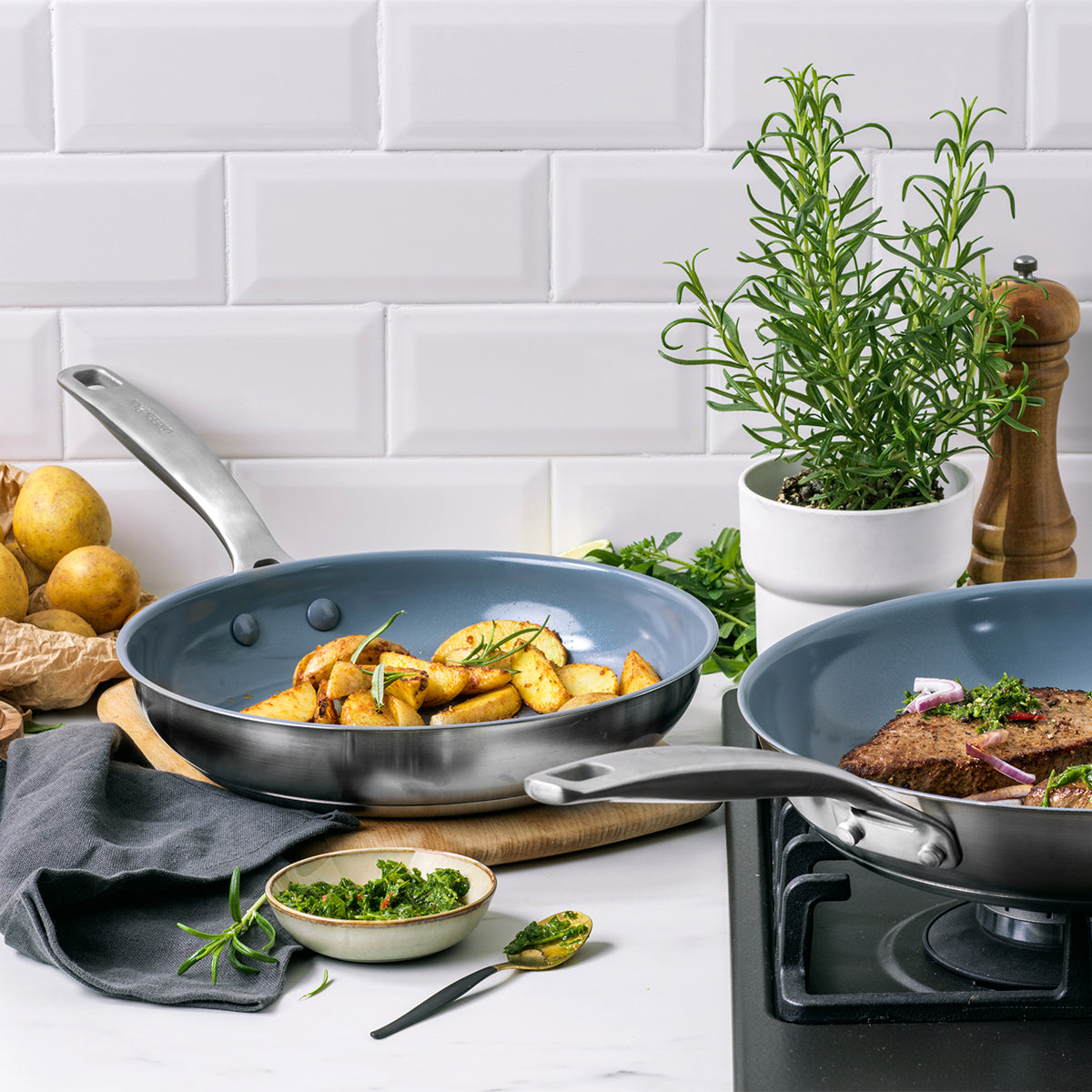 Treviso Ceramic Nonstick Stainless Steel 9.5 and 11 Frypan Set - Image 3