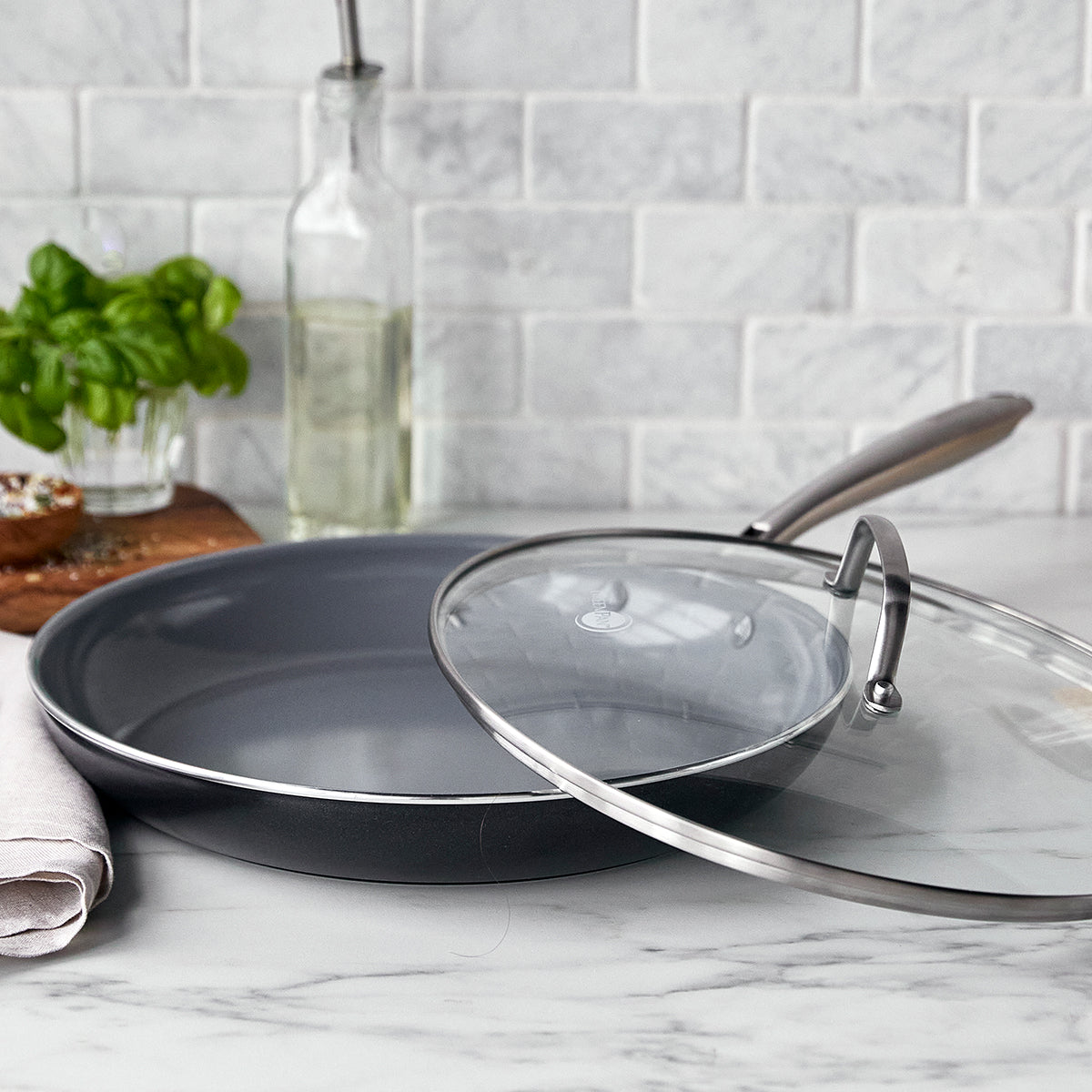 Swift Ceramic Nonstick 12 Frypan with Lid - Image 2
