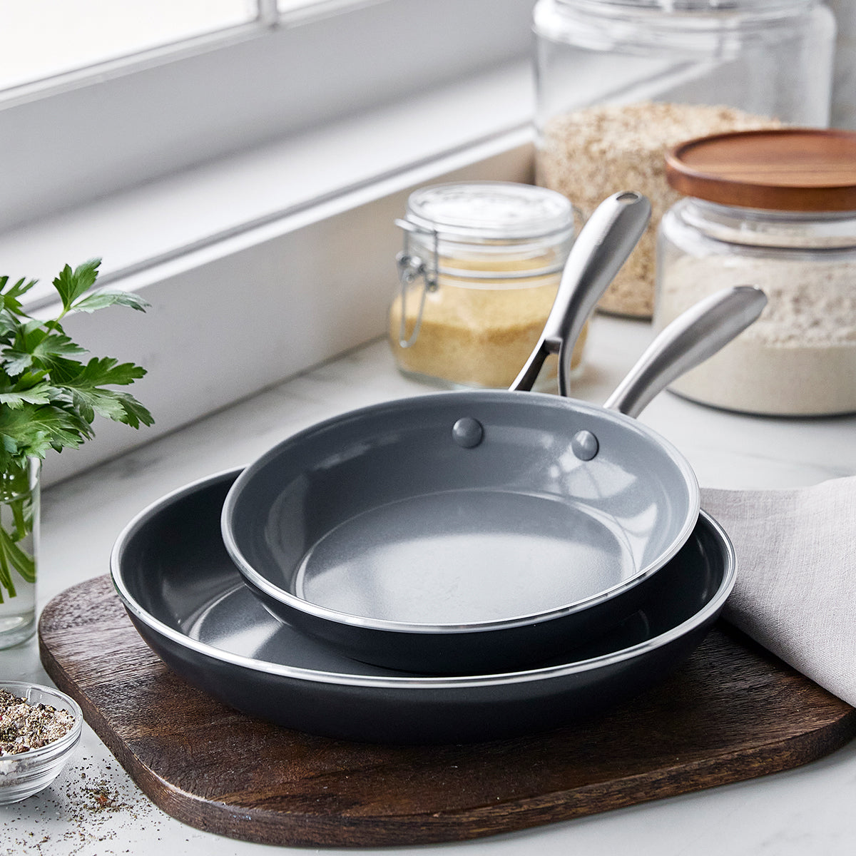 Swift Ceramic Nonstick 8 and 10 Frypan Set - Image 2