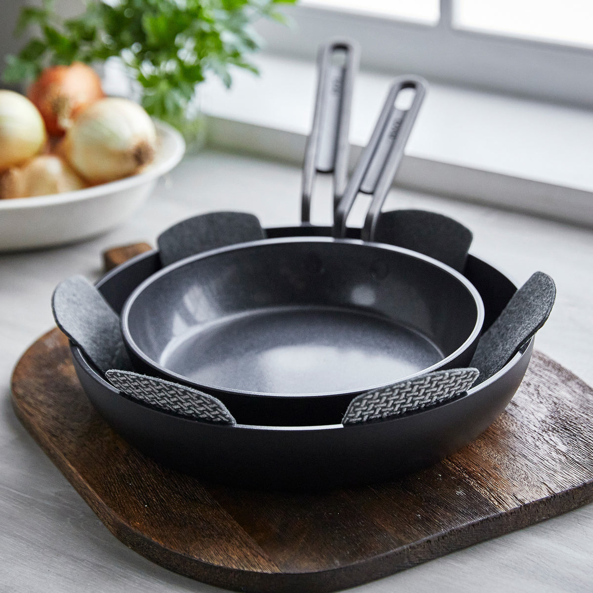 Stanley Tucci™ Ceramic Nonstick 8 and 10 Frypan Set | Milano Black - Image 7