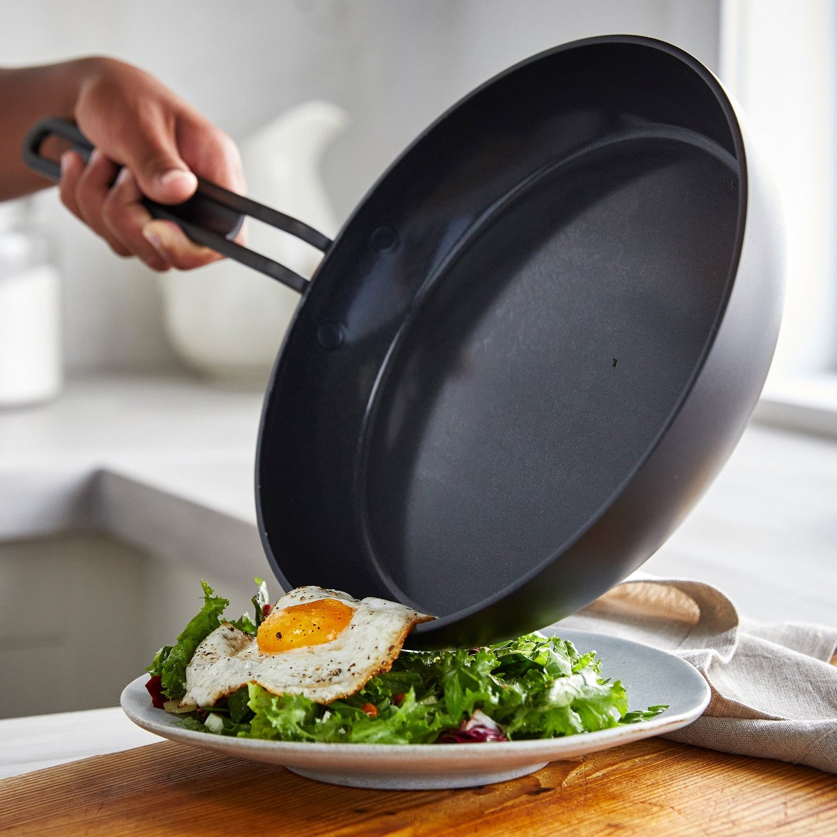 Stanley Tucci™ Ceramic Nonstick 8 and 10 Frypan Set | Milano Black - Image 4
