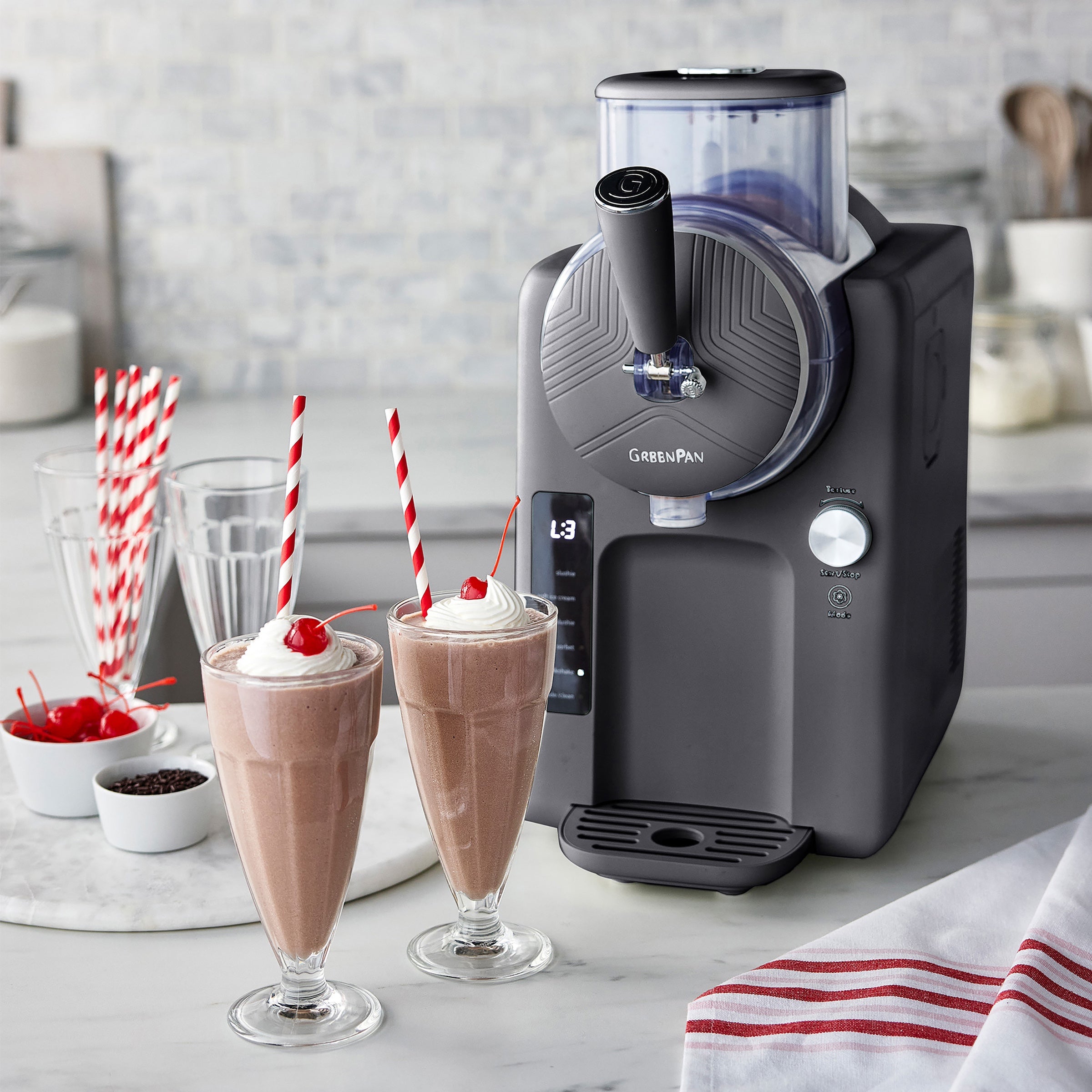 Frost Classic 15-in-1 Ice Cream & Frozen Drink Maker | Licorice - Image 15