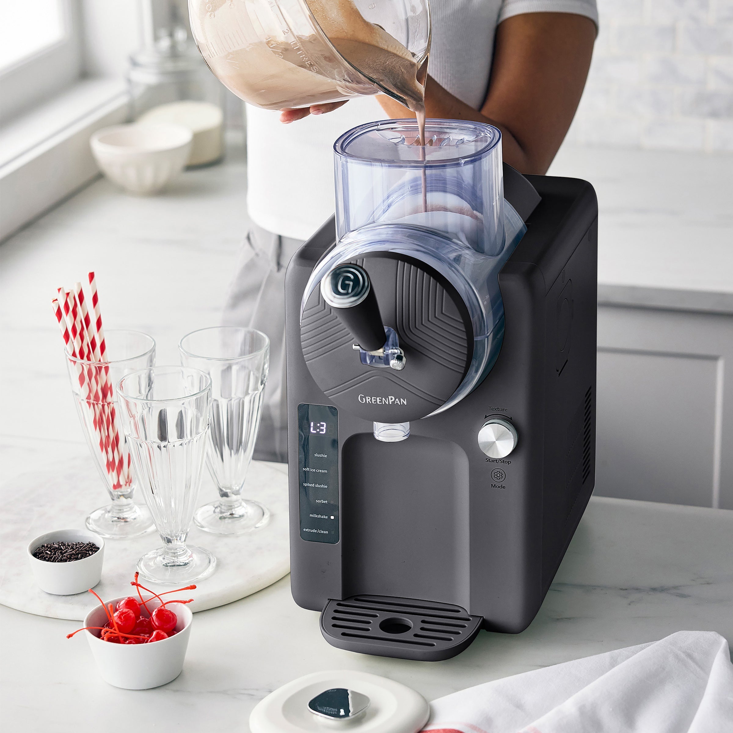 Frost Classic 15-in-1 Ice Cream & Frozen Drink Maker | Licorice - Image 12
