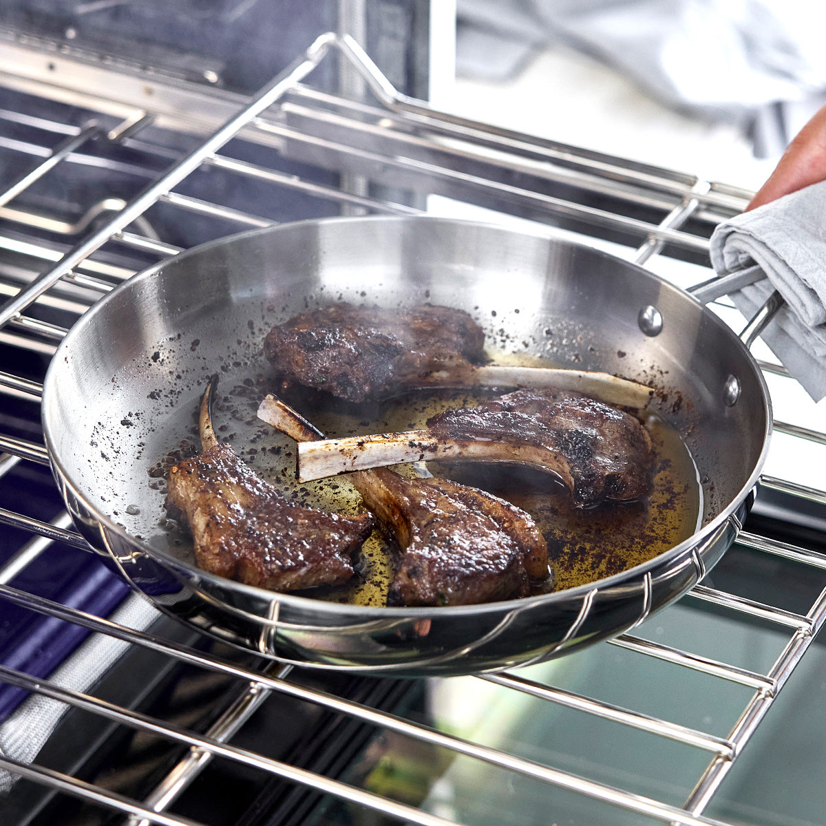 Valencia Pro Stainless Steel Uncoated 10 Frypan - Image 4