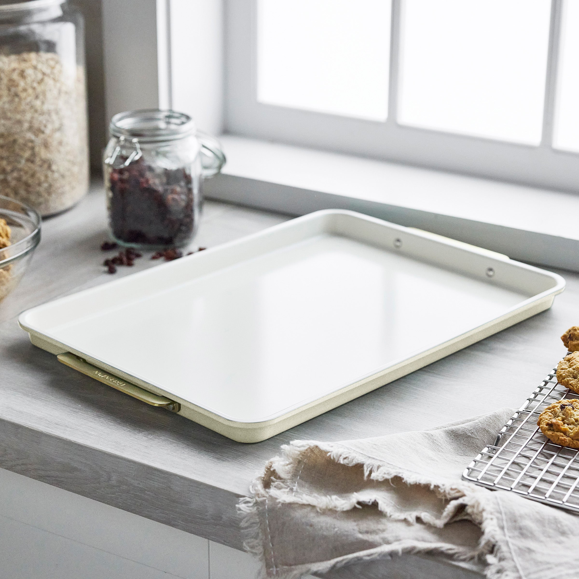 Reserve Bakeware 2-Piece 13 x 18 Half Sheet Pan Set | Cream - Image 2