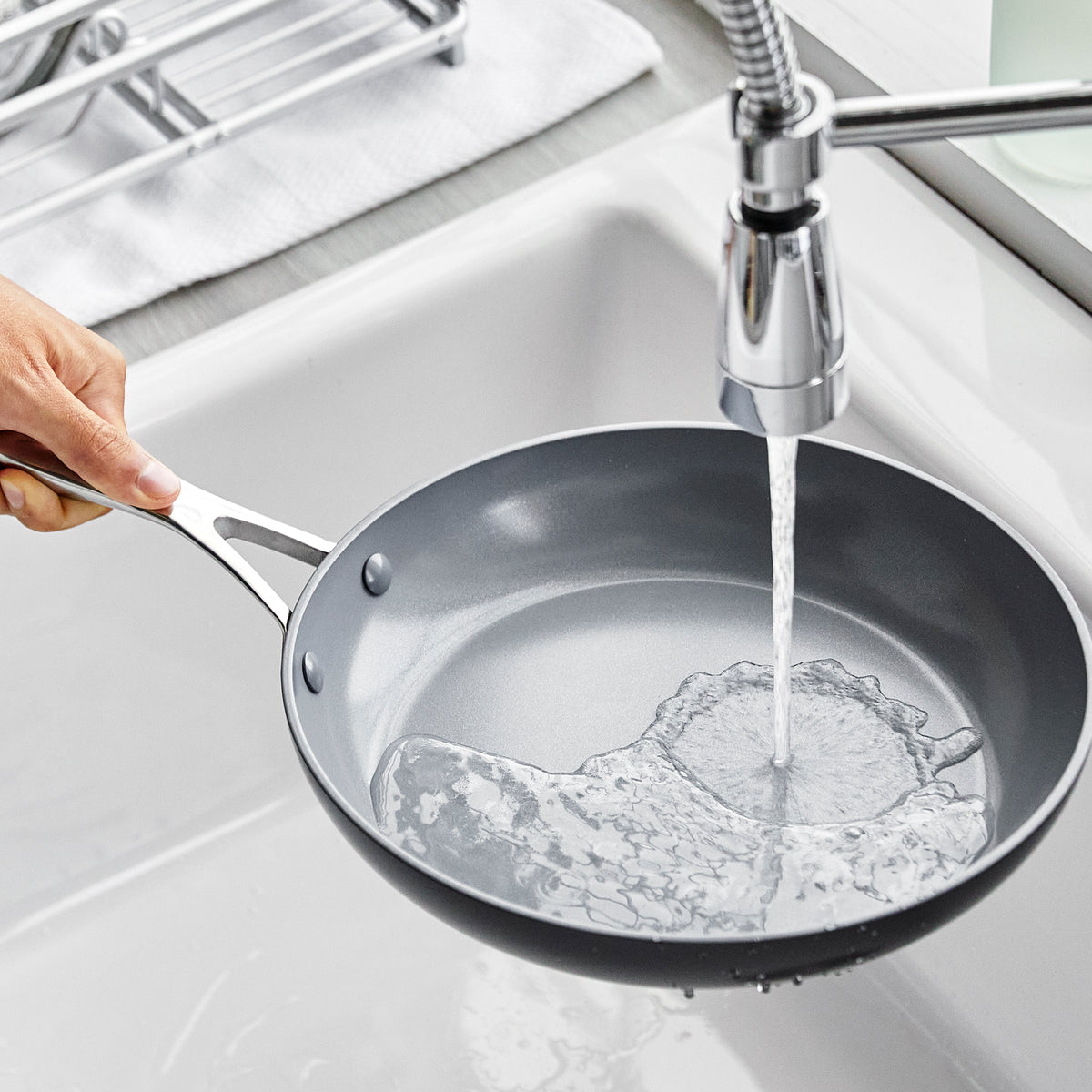 Valencia Pro Ceramic Nonstick 8 and 10 Frypan Set - Image 9