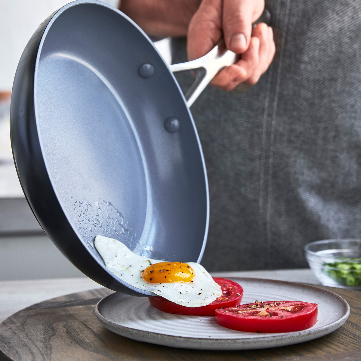 Valencia Pro Ceramic Nonstick 8. 9.5. and 11 Frypan Set | Gray - Image 6