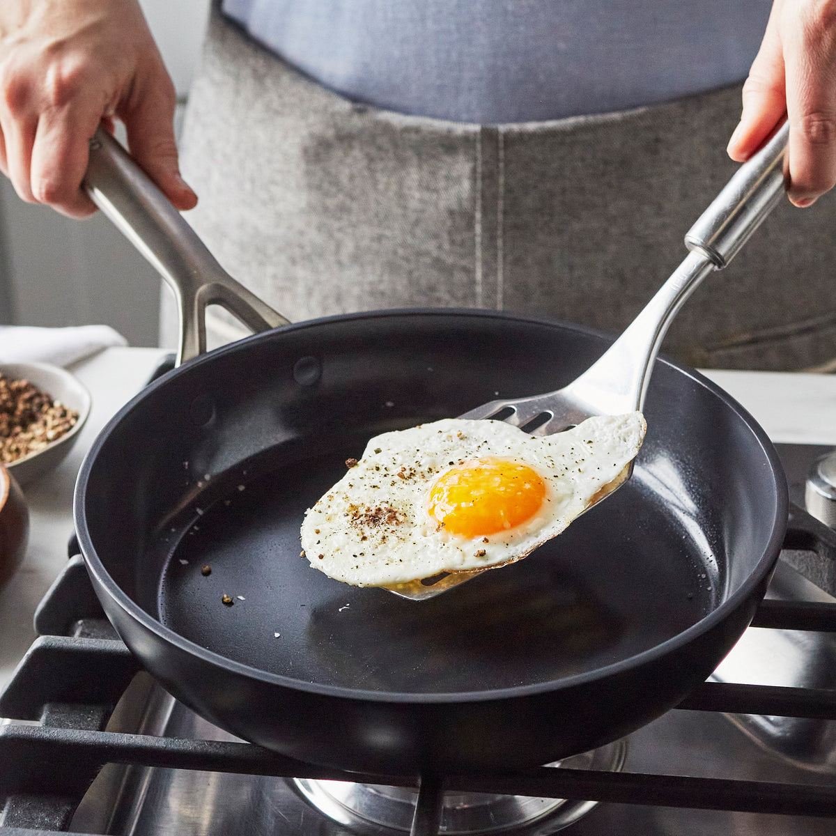 GP5 Infinite8 Ceramic Nonstick 9.5 and 11 Frypan Set - Image 8