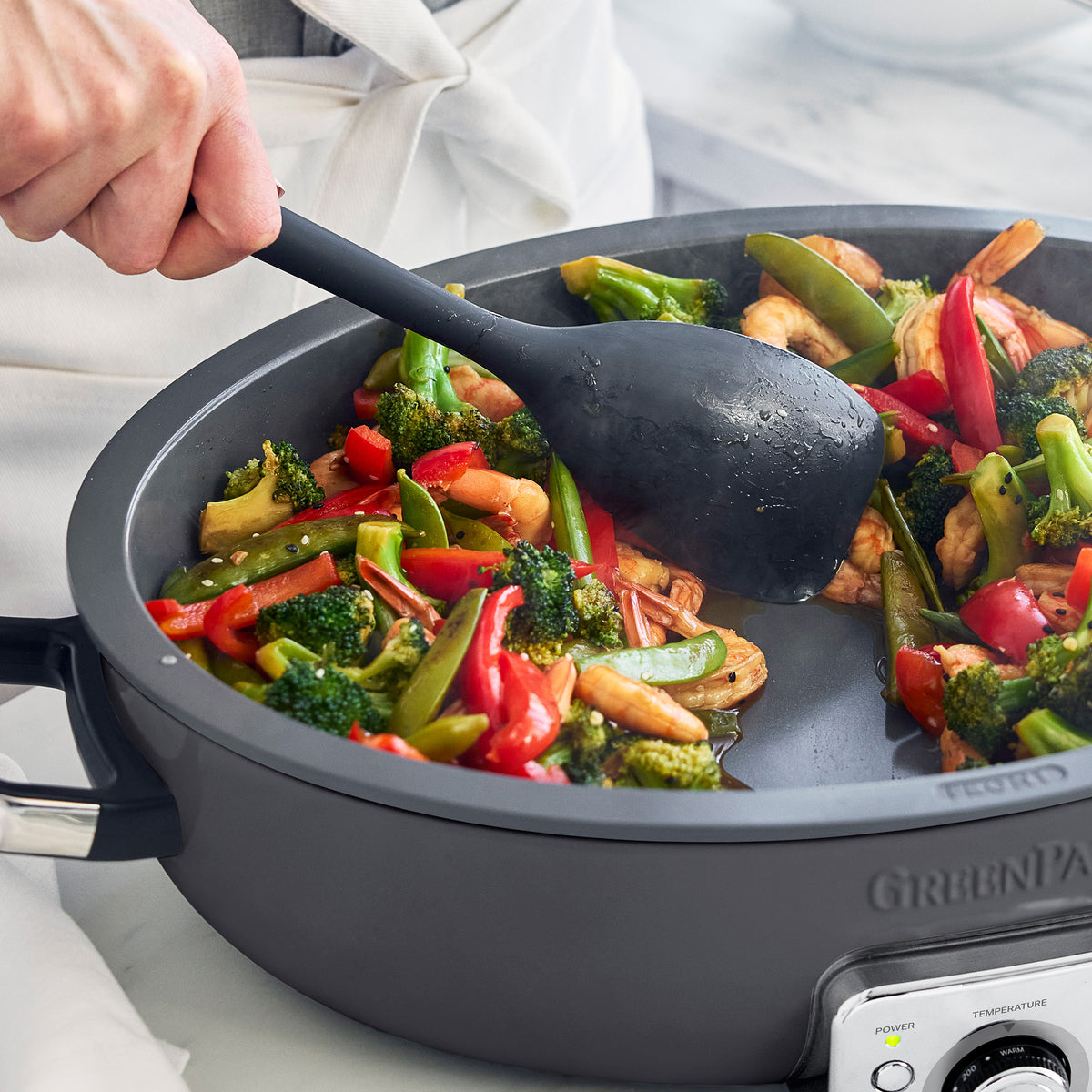 Elite 5.5-Quart Oval Electric Skillet | Graphite - Image 3