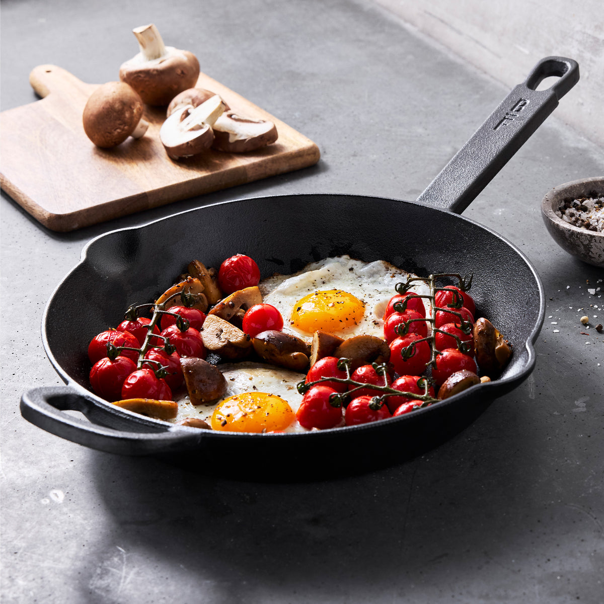 Bobby Flay by GreenPan 10 Cast Iron Frypan - Image 12