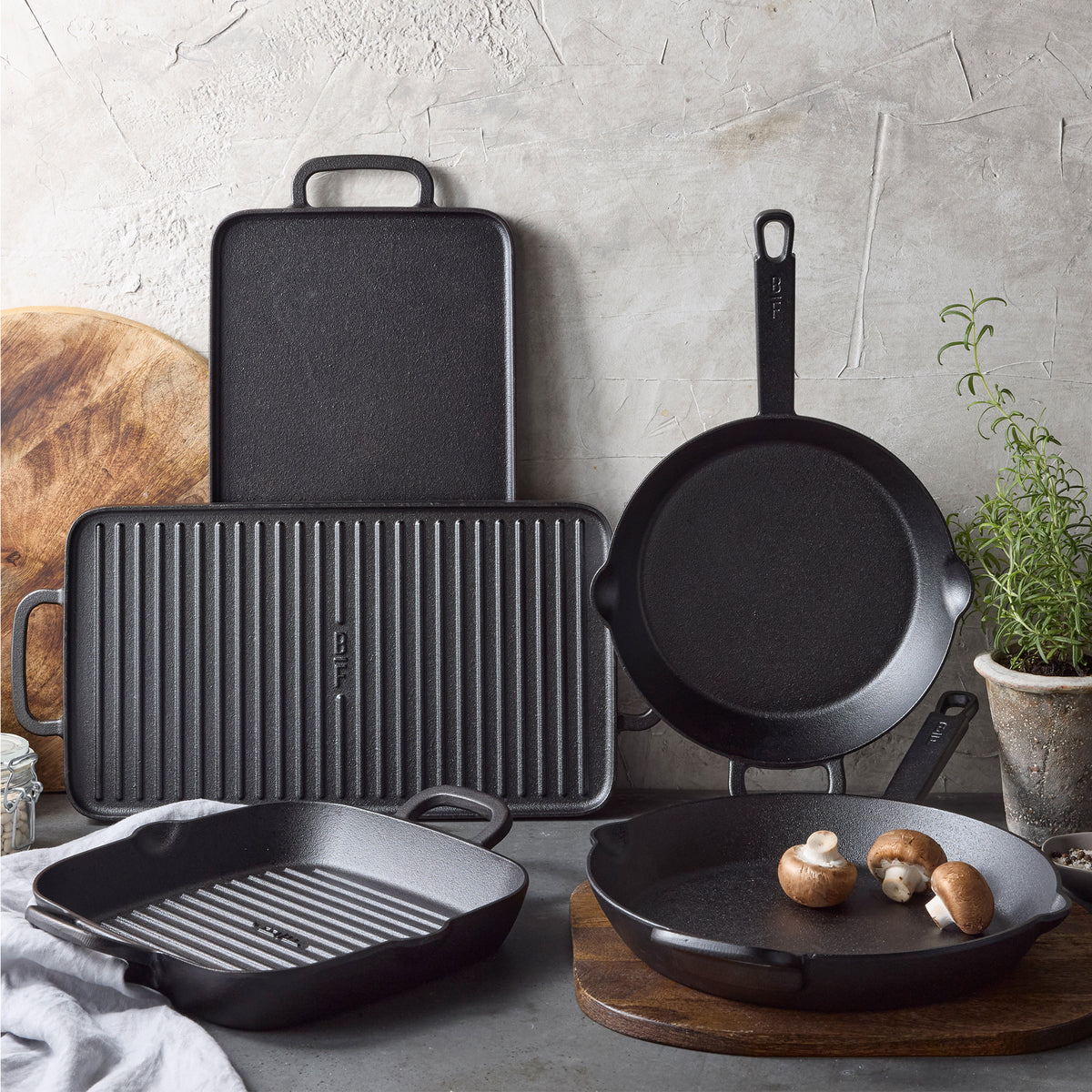 Bobby Flay by GreenPan 10 Cast Iron Frypan - Image 15