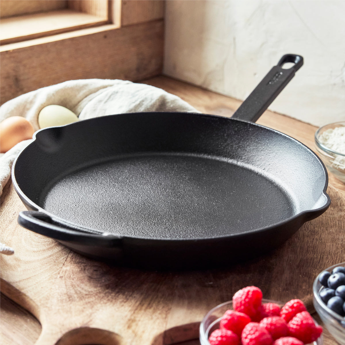Bobby Flay by GreenPan 12 Cast Iron Frypan - Image 4