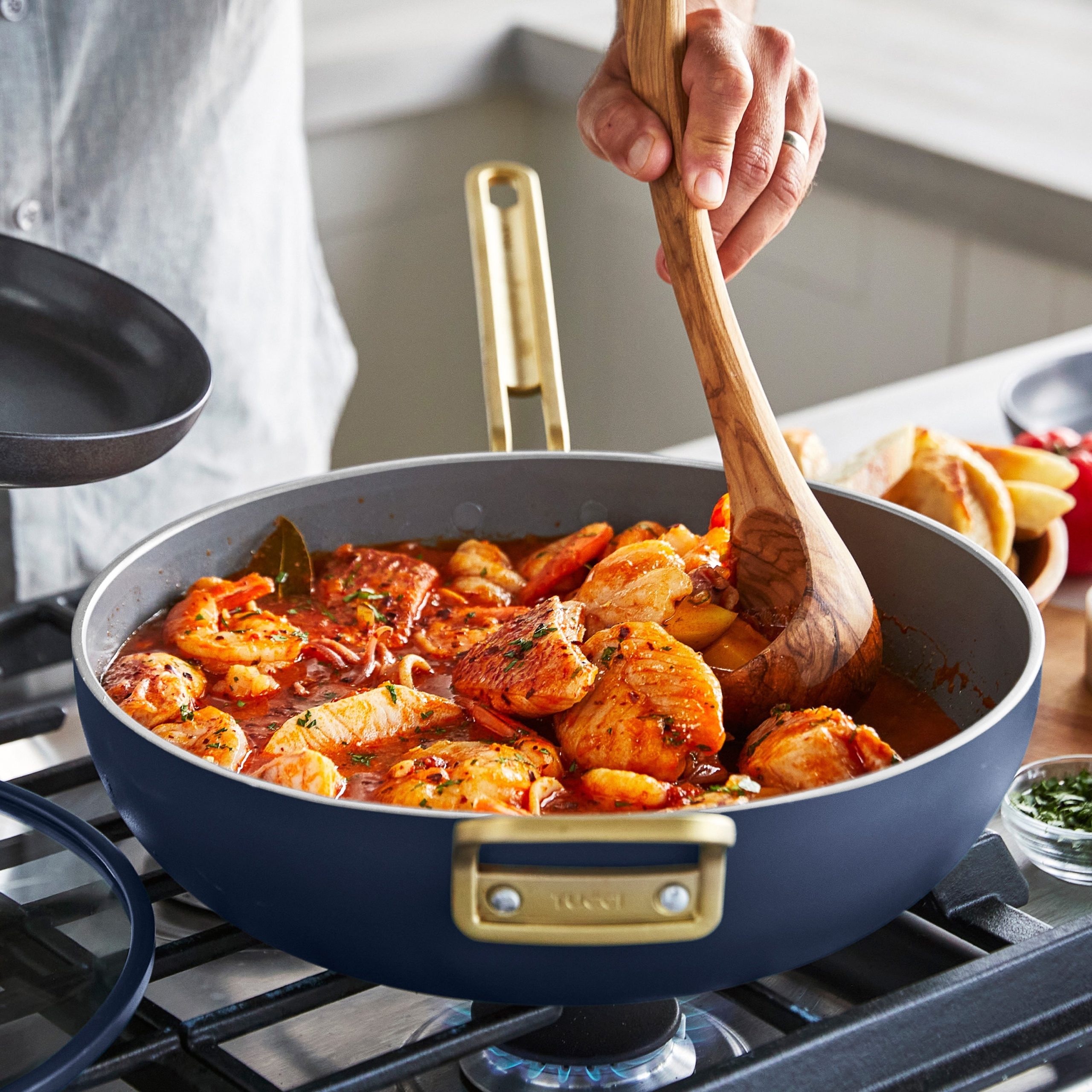 Stanley Tucci™ Ceramic Nonstick 6.5-Quart Essential Stanley Pan | Marino Blue - Image 4