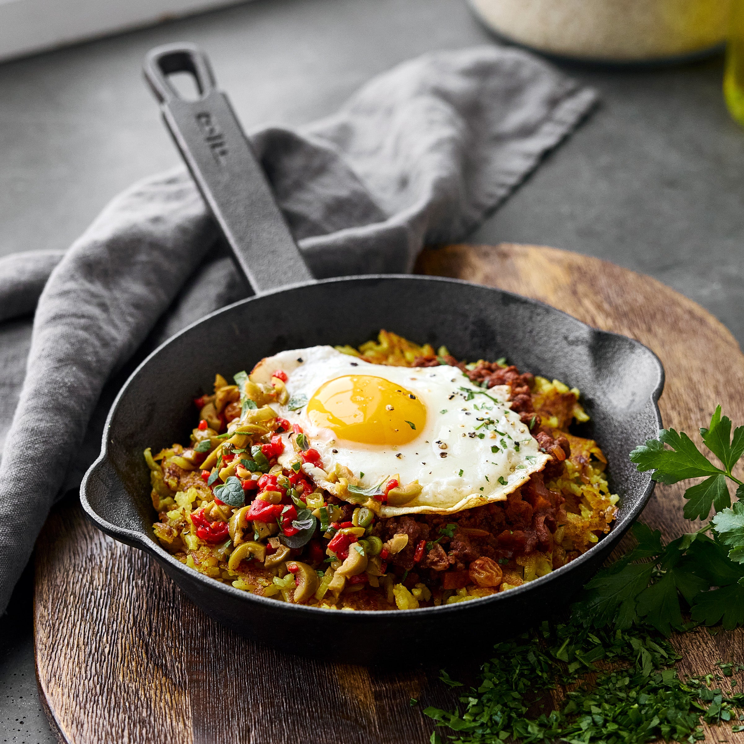 Bobby Flay by GreenPan 8 Cast Iron Frypan - Image 7