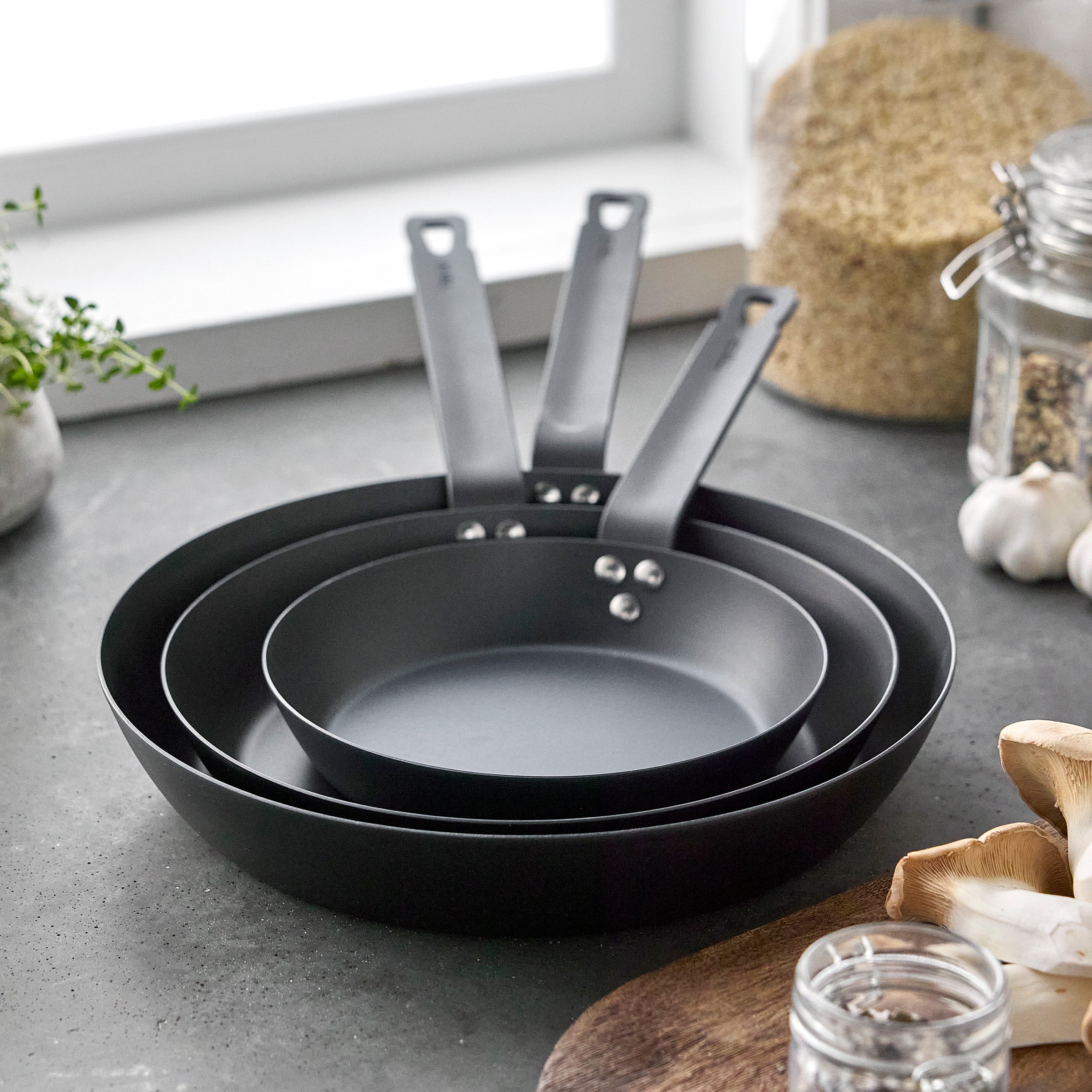 Bobby Flay by GreenPan 12 Carbon Steel Frypan - Image 13