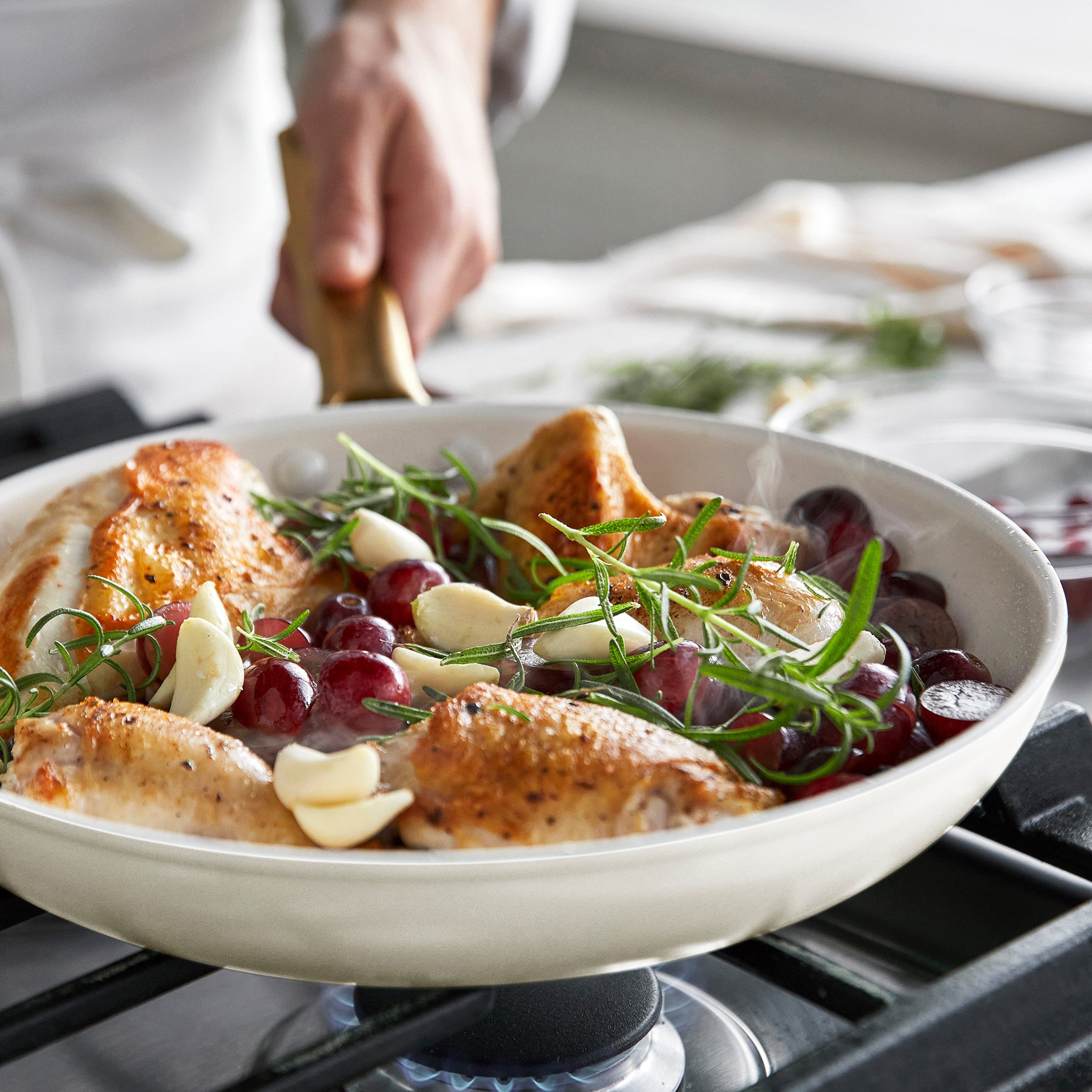 Reserve Pro Ceramic Nonstick 11-Piece Cookware Set | Cream - Image 11