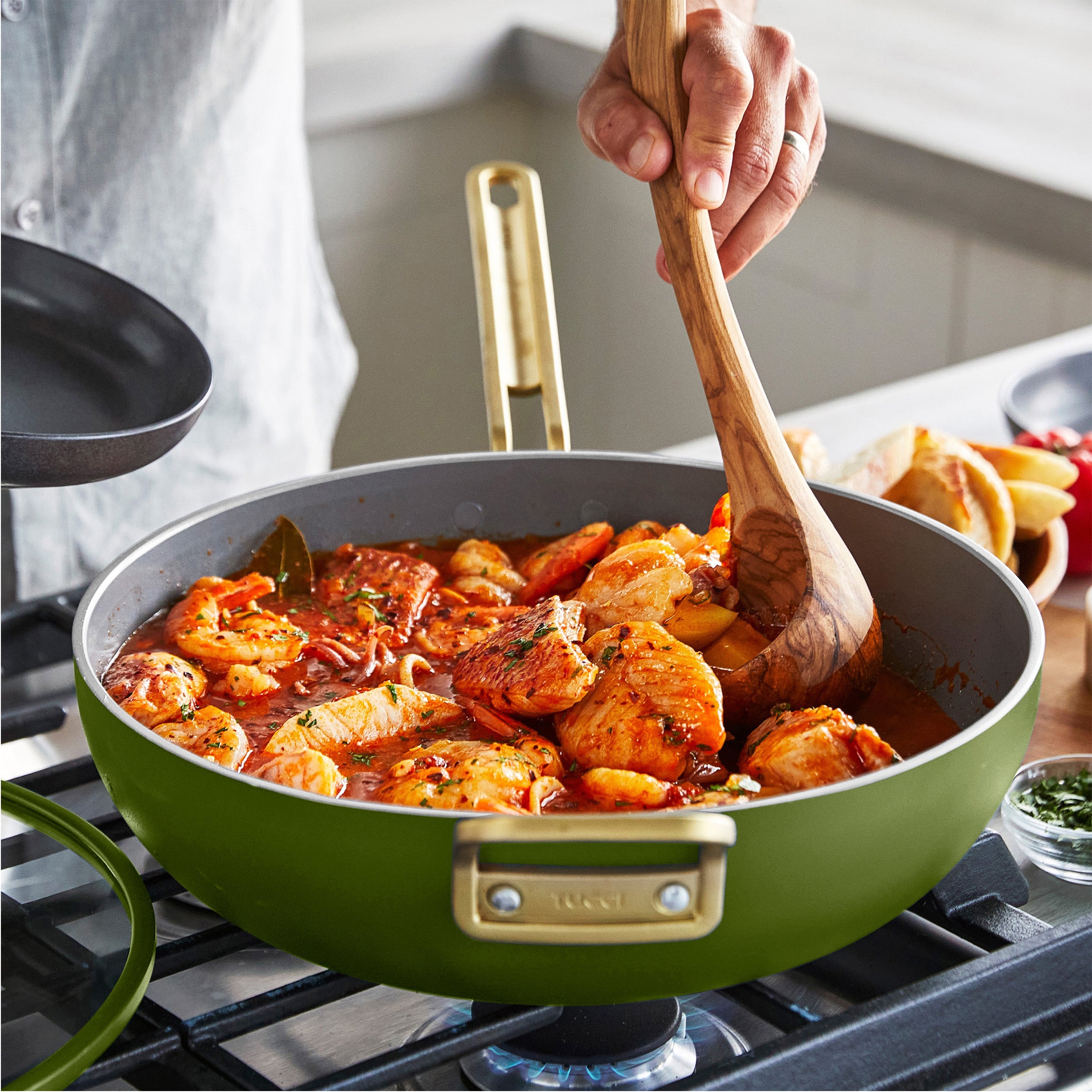Stanley Tucci™ Ceramic Nonstick 6.5-Quart Essential Stanley Pan | Tuscan Olive - Image 4