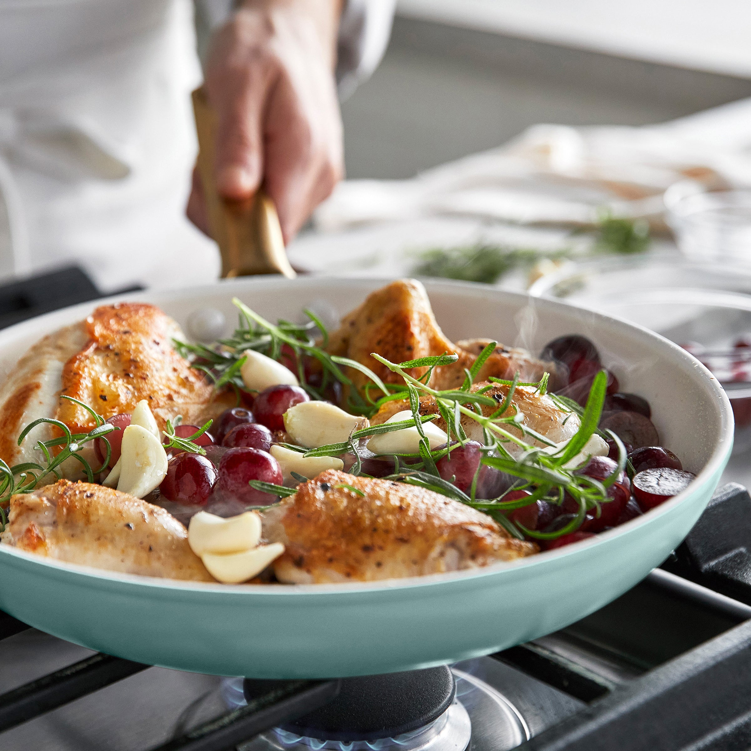 Reserve Pro Ceramic Nonstick 11-Piece Cookware Set | Seaside - Image 7