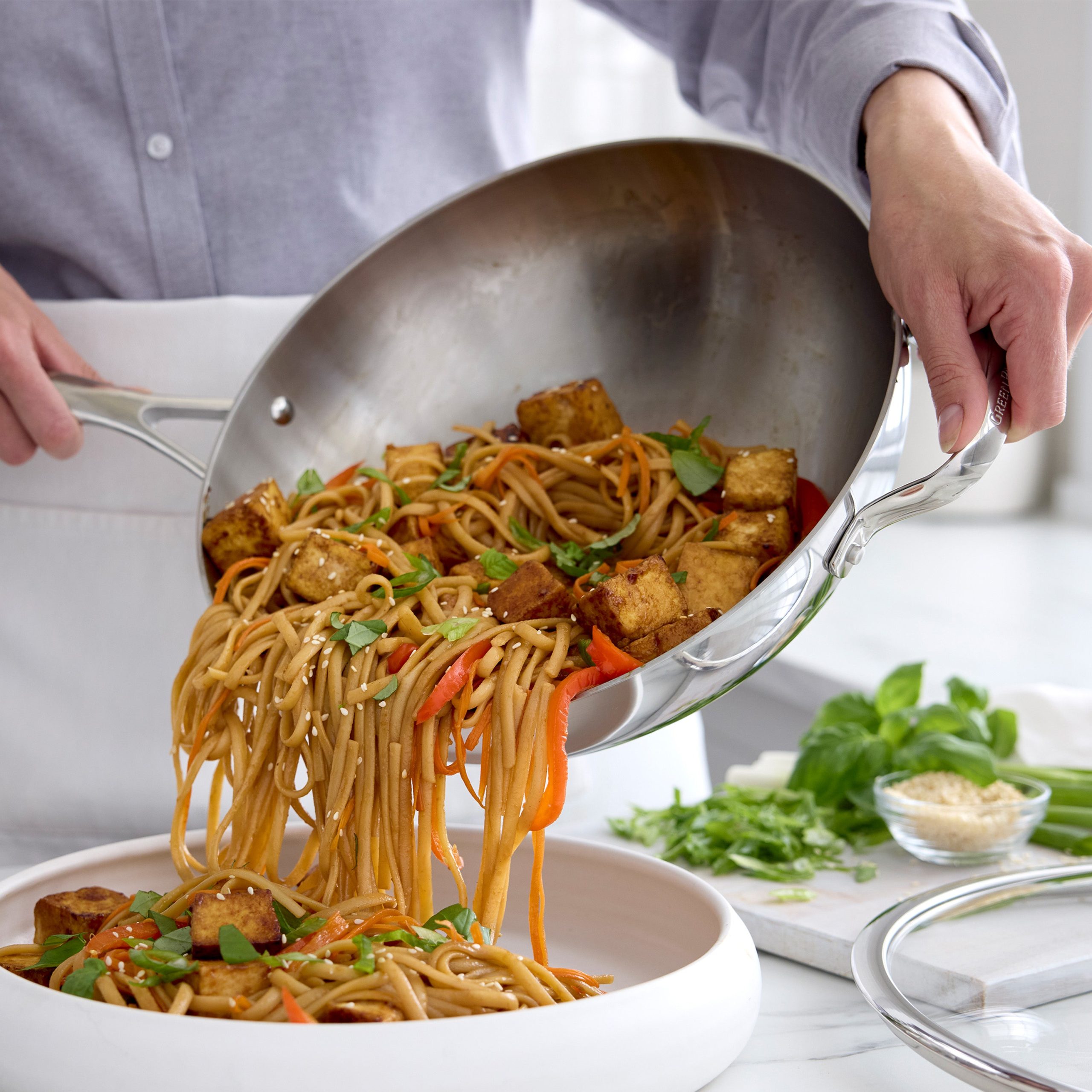 Valencia Pro Stainless Steel Uncoated 12 Wok with Lid - Image 5