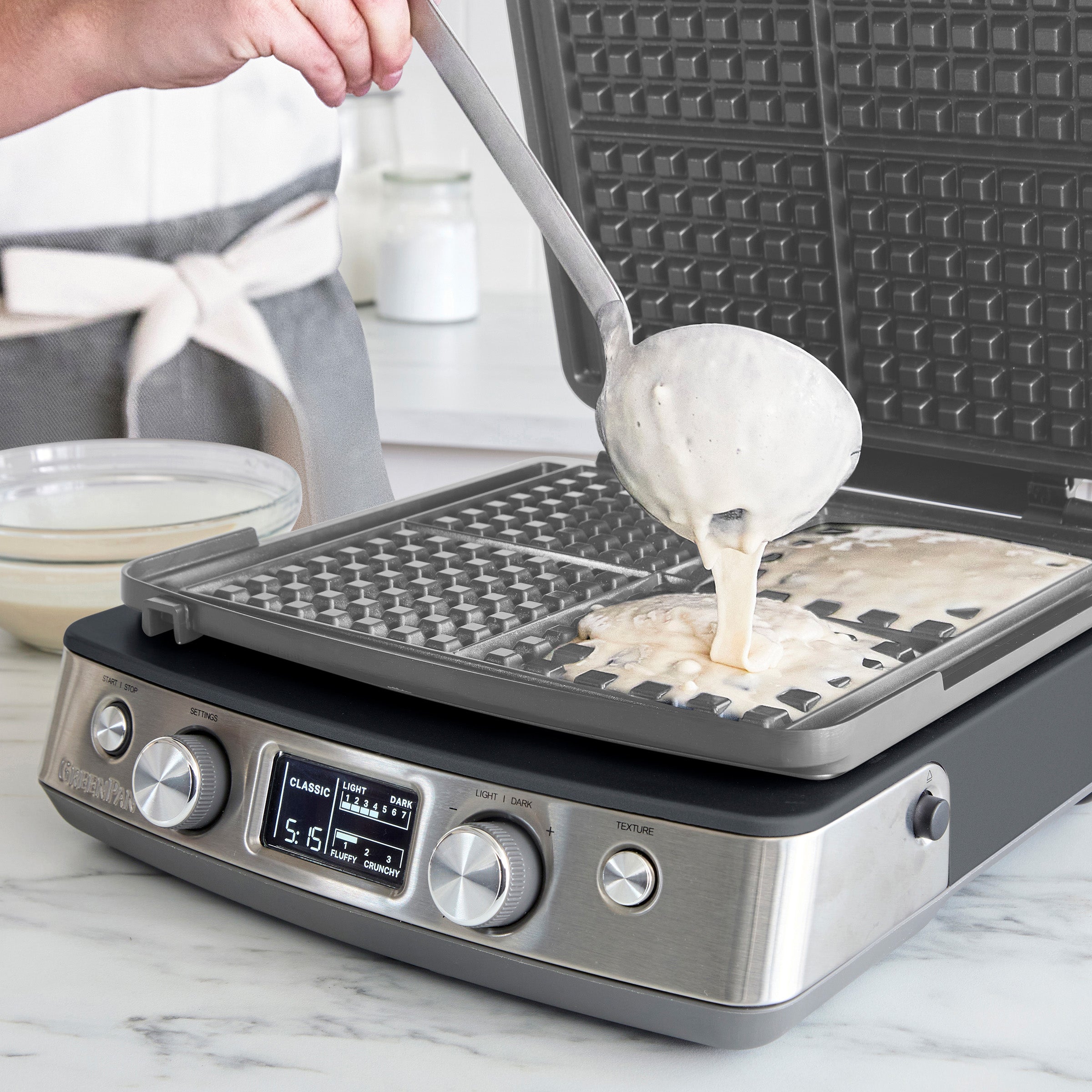 Elite Ceramic Nonstick 4-Square Waffle Maker | Graphite - Image 5