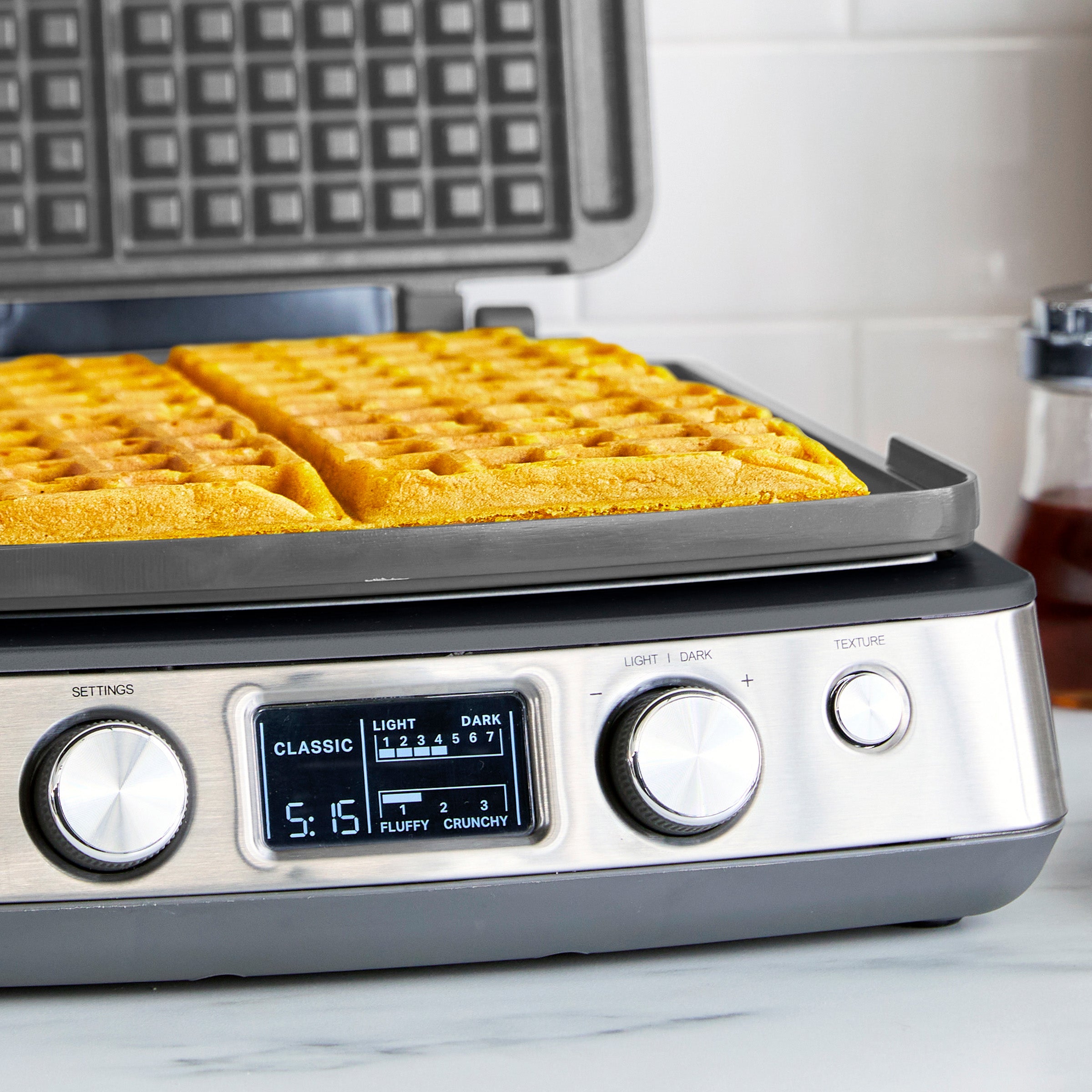 Elite Ceramic Nonstick 4-Square Waffle Maker | Graphite - Image 6