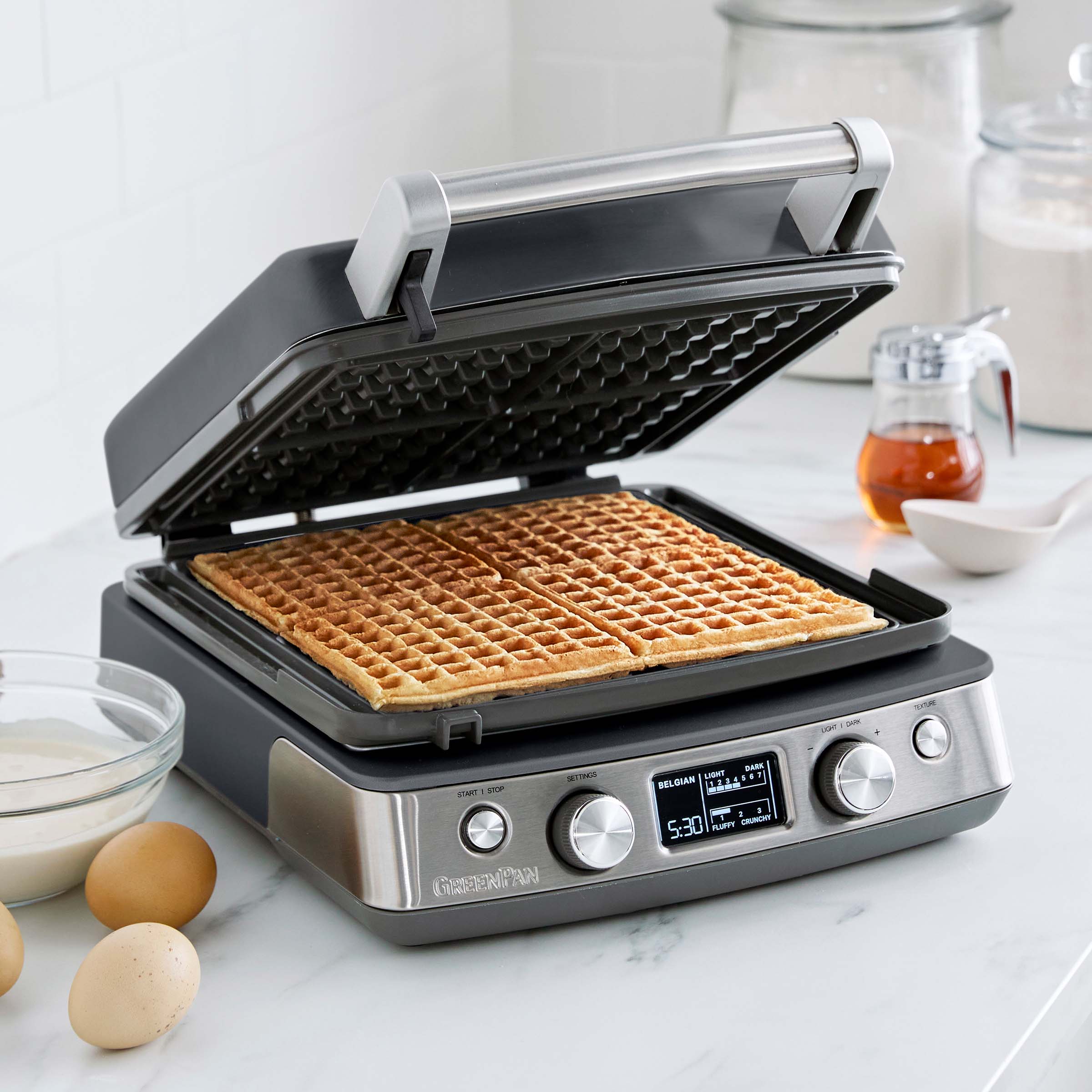 Elite Ceramic Nonstick 4-Square Waffle Maker | Graphite - Image 7