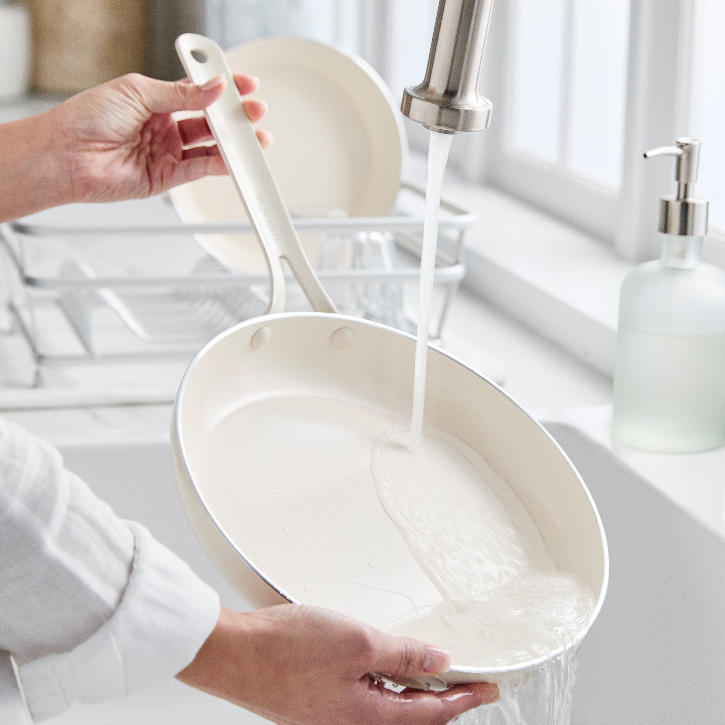 Nova Gallery Ceramic Nonstick 8 and 10 Frypan Set | Cream - Image 9