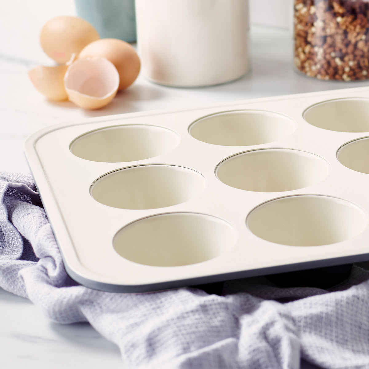 GreenLife Ceramic Nonstick Muffin Pan | Black - Image 6