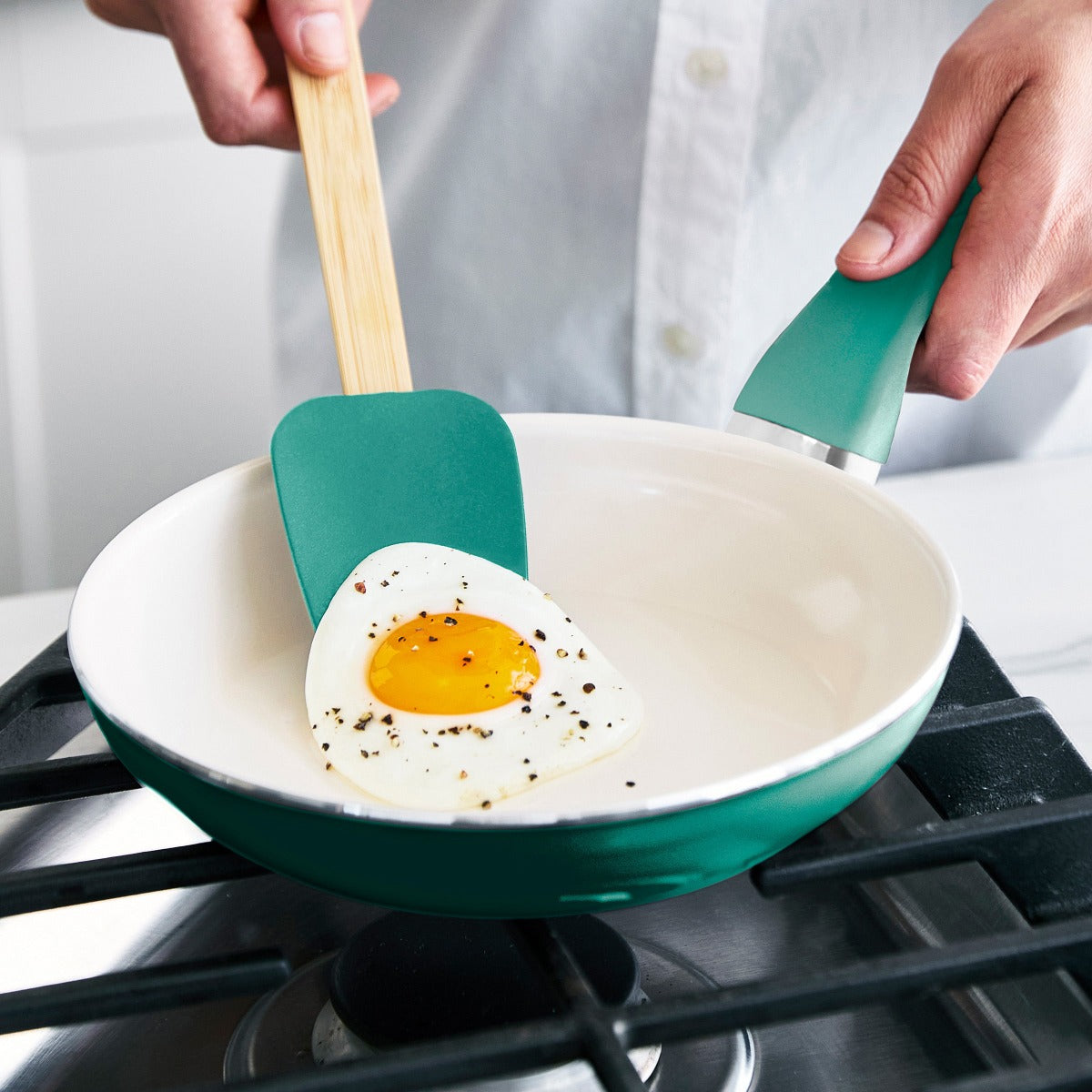 Rio Ceramic Nonstick 8 Frypan with Spatula | Turquoise - Image 3