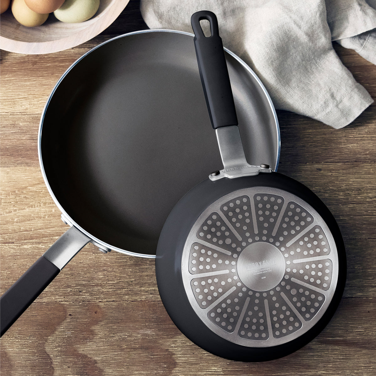 Bobby Flay by GreenPan Professional Ceramic Nonstick 8 Frypan | Black - Image 6