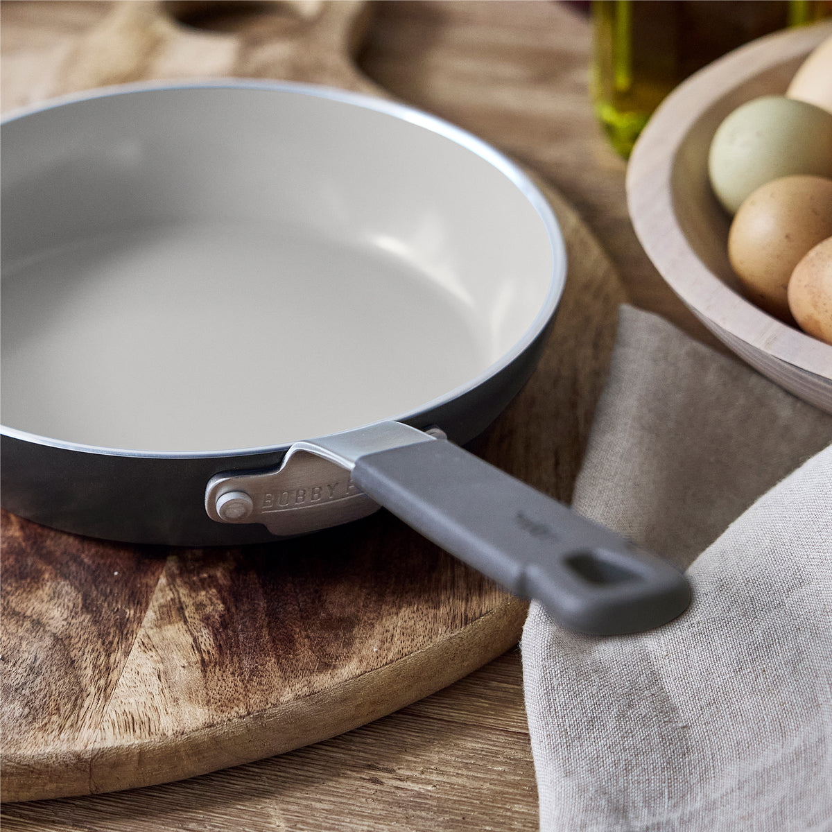 Bobby Flay by GreenPan Professional Ceramic Nonstick 8 Frypan | Graphite - Image 5