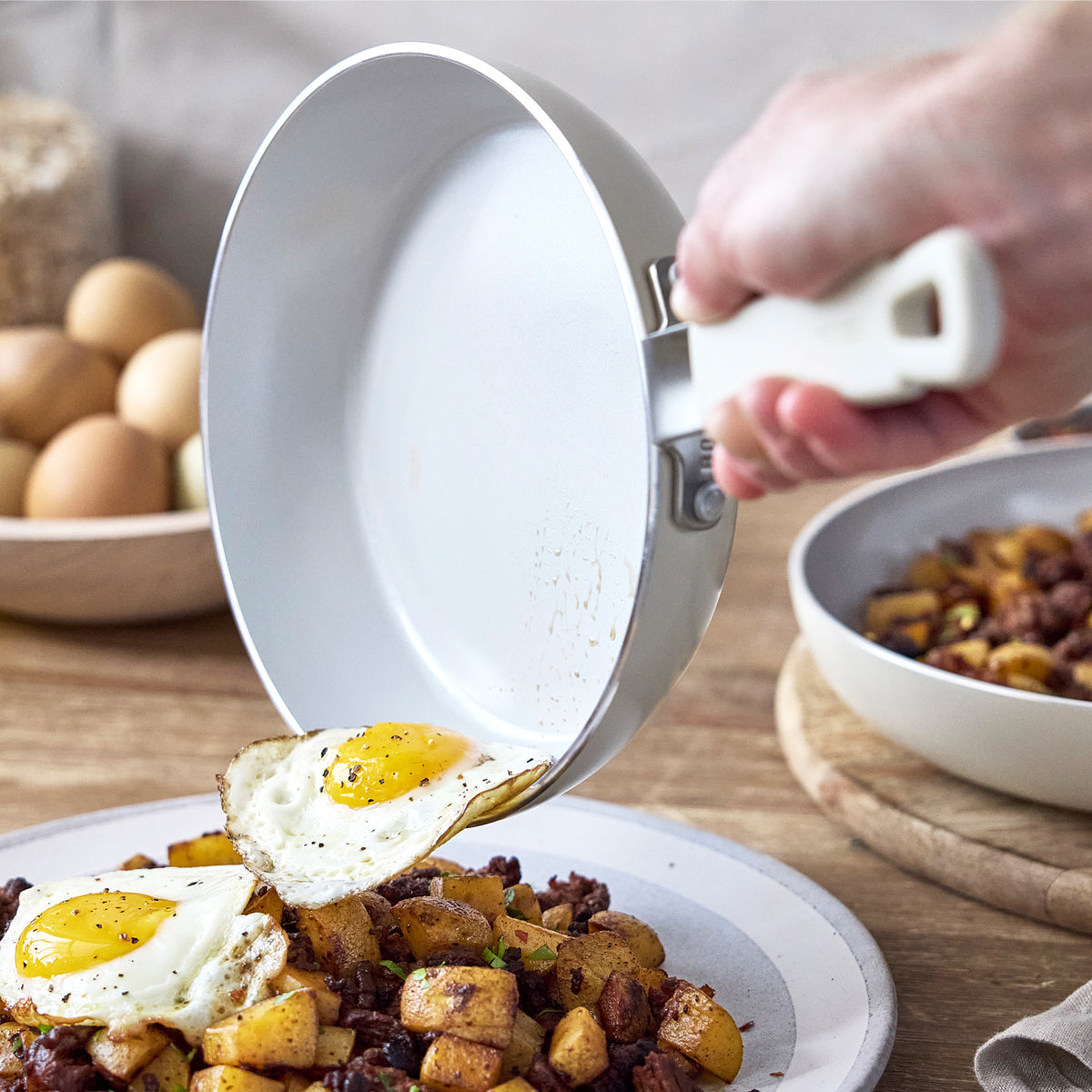 Bobby Flay by GreenPan Professional Ceramic Nonstick 8 Frypan | Cream - Image 4