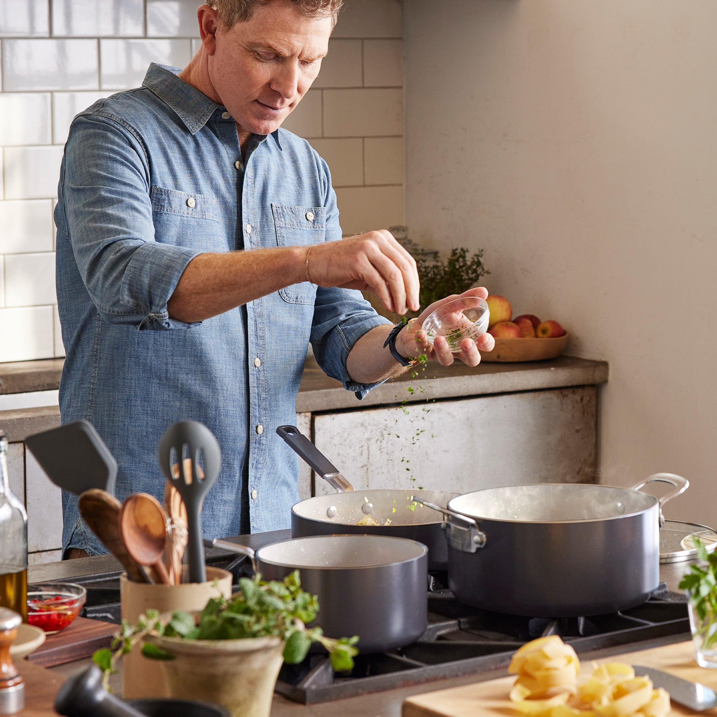 Bobby Flay by GreenPan Professional Ceramic Nonstick 16-Piece Cookware Set | Graphite - Image 4